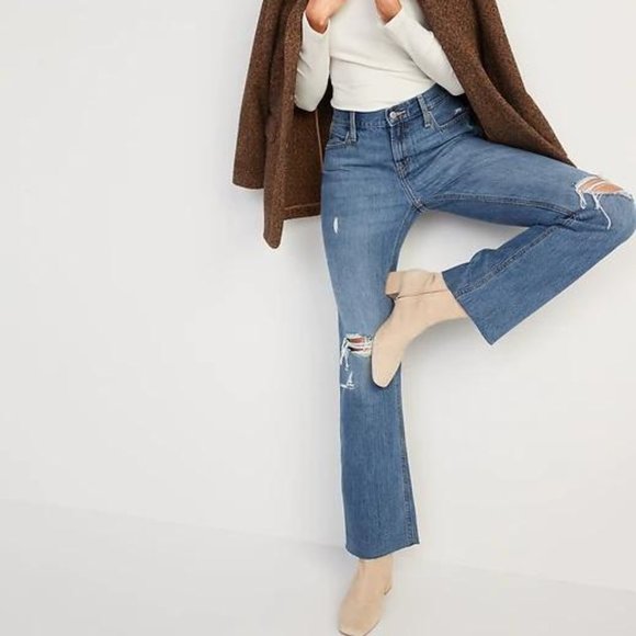 Old Navy Mid-Rise Slouchy Boot-Cut Ripped Non-Stretch Jeans for Women New - Picture 5 of 10